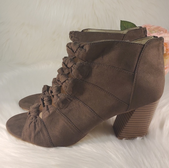 ATTENTION BROWN VEGAN LENA BOOTIES SIZE 10 NWOT - Picture 2 of 8